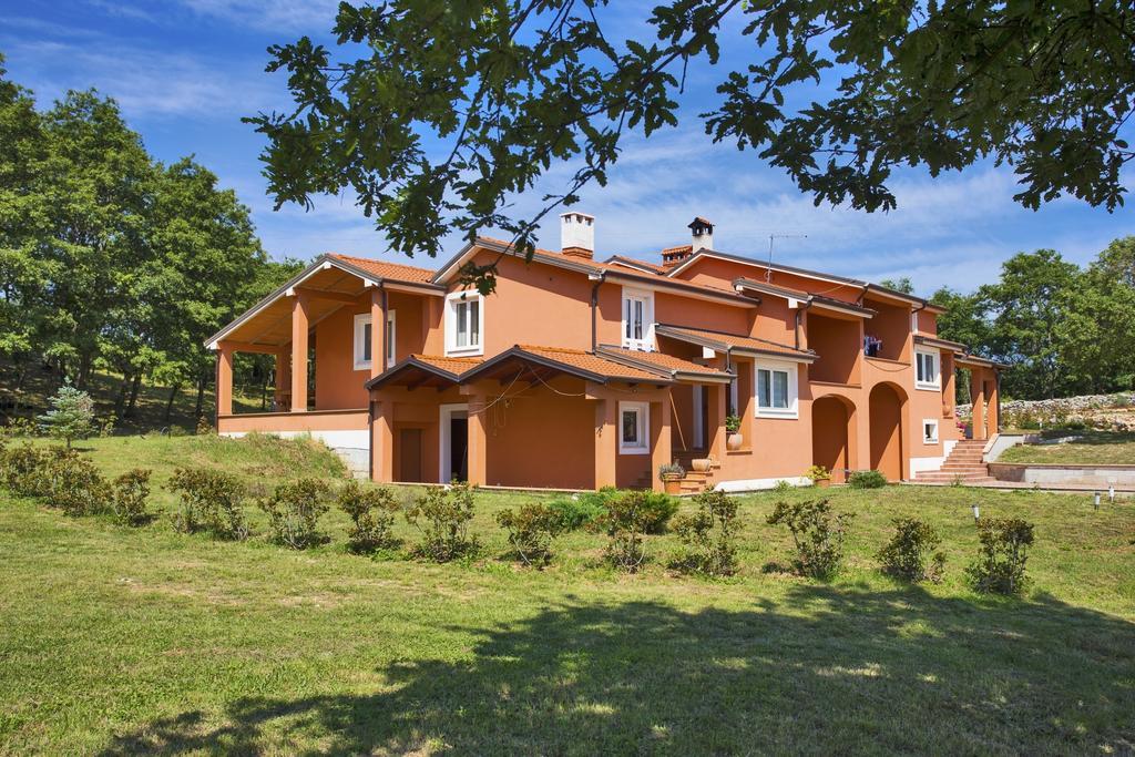 Apartments Matelici Divšići Eksteriør billede